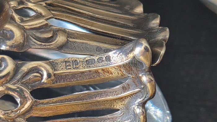Rare vintage swan-shaped salt cellars crafted from 925 silver and cut crystal