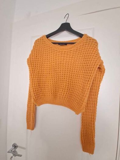 yellow jumper
