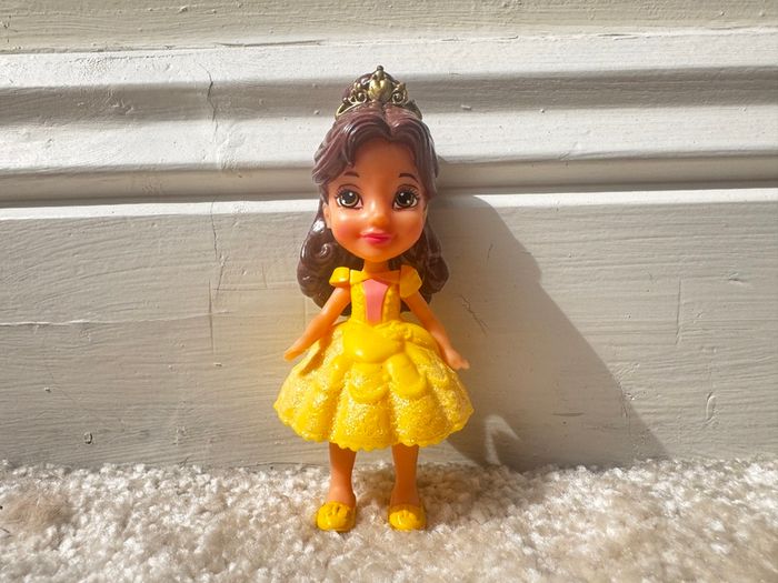 Disney Princess Posable Mini Belle Princess Doll approx. 9 cm. Used Please see photos