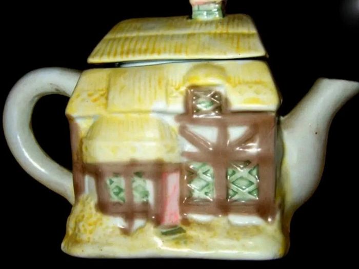 "The Cottages" Vintage Teapot Collection