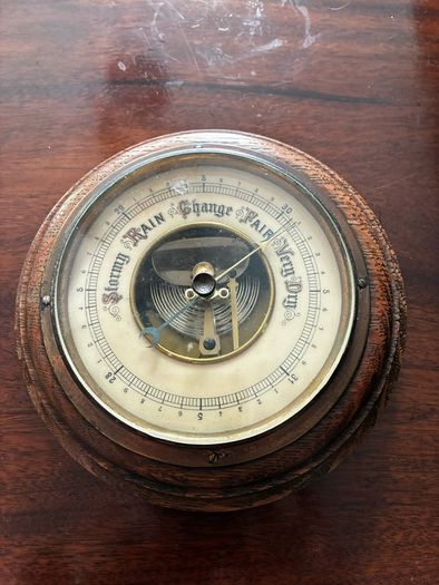 Lluft Barometer
