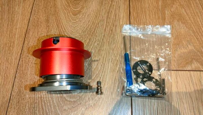 Fanatec QR1 Wheel-Side (ClubSport Quick Release Adapter) - used, excellent condition.
