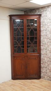 Georgian Mahogany Corner Cabinet
