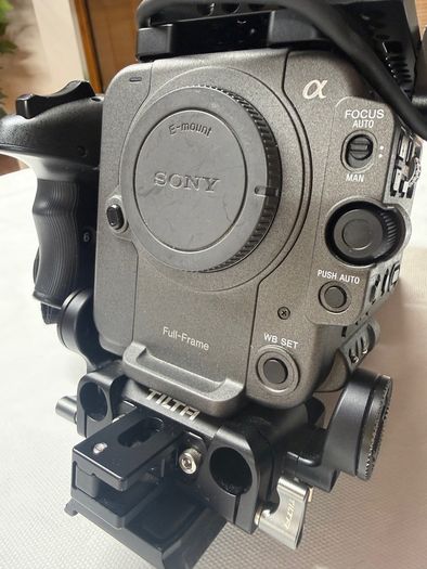 Sony FX6 with TILTA camera cage