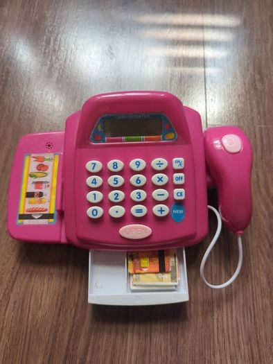 Toy cash machine and card reader