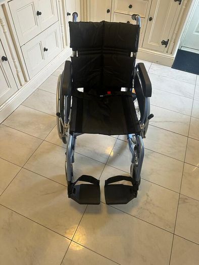 Manual wheelchair Aktiv X5