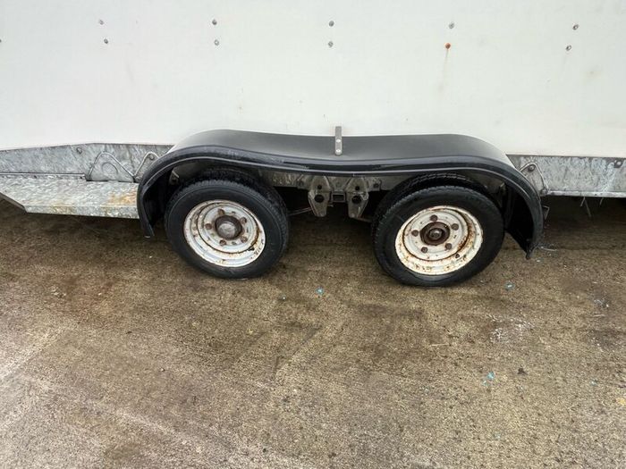 Ifor Williams bv126 Box trailer