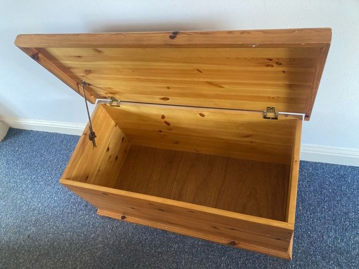 Blanket box