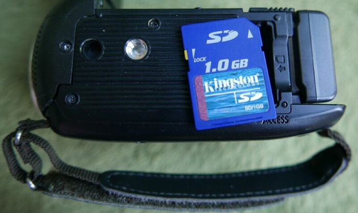Panasonic HC-V160 Camcorder HD 8.9MP 77X Zoom + SD Card Tested