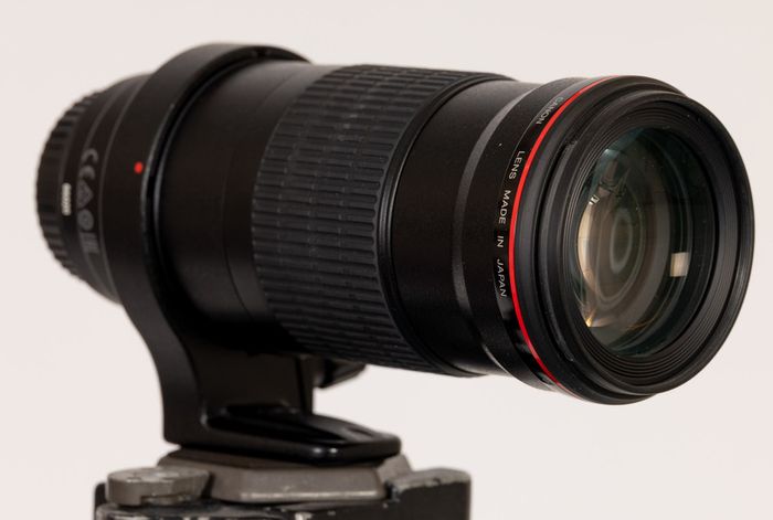 Canon EF 180mm F/3.5 L USM Macro Lens