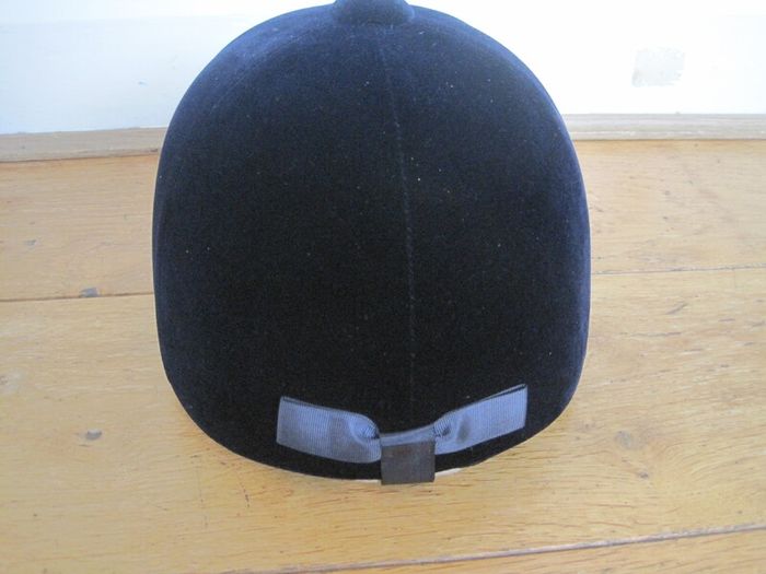 Childs equestrian hard hat, 54cm