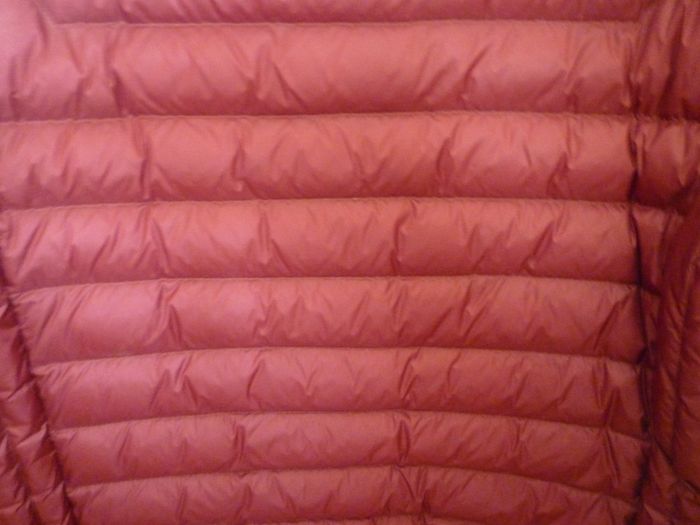 Spital Fields Gents Quilted Puffer Bomber  90% Down Puffer & 10% Feather Zipped Jacket coat. Medium. Colour Wine/burgundy/oxblood. Immaculate. Spitalfields