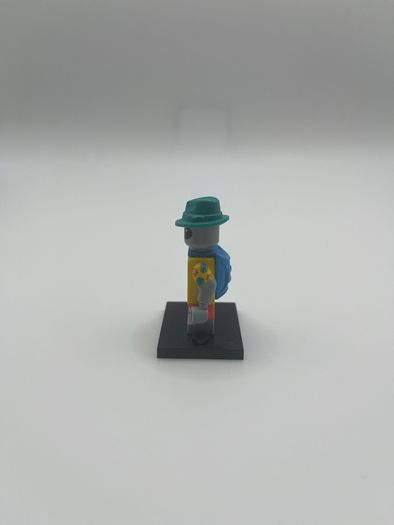 Lego Series 26 Alien Tourist Minifigure 71046