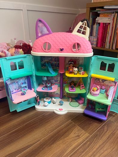 Gabbys Dollhouse