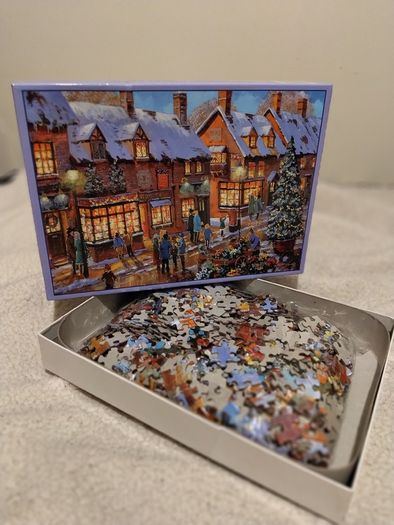 Christmas Street Scene Jigsaw Puzzle
