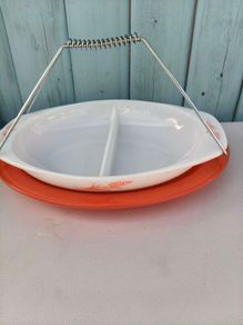 Vintage JAJ Pyrex dish