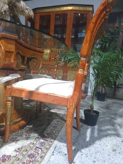 table+6 chairs+displqy cabinet
