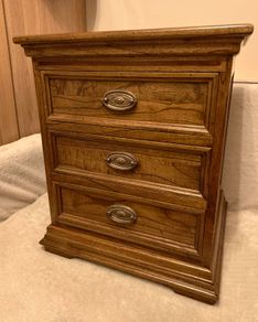 Clove Oak 3-Drawer Solid Wood Bedside Cabinet Locker Classic Traditional Vintage