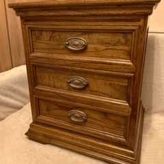 Clove Oak 3-Drawer Solid Wood Bedside Cabinet Locker Classic Traditional Vintage