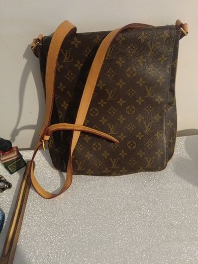 Handbag