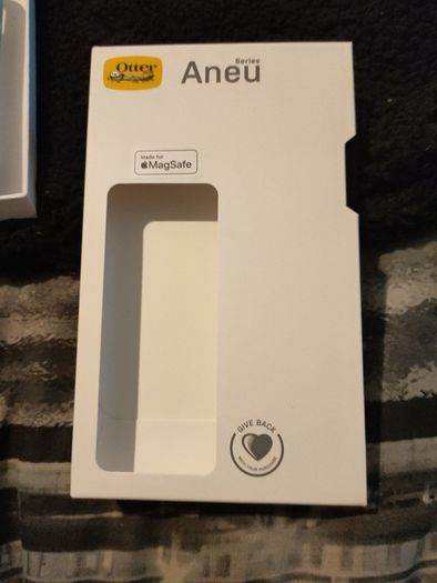 iphone 12 or 12pro otterbox magsafe
