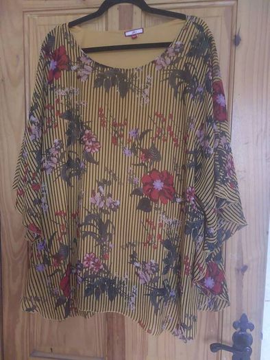 Joe Browns floral handkerchief top (free post)