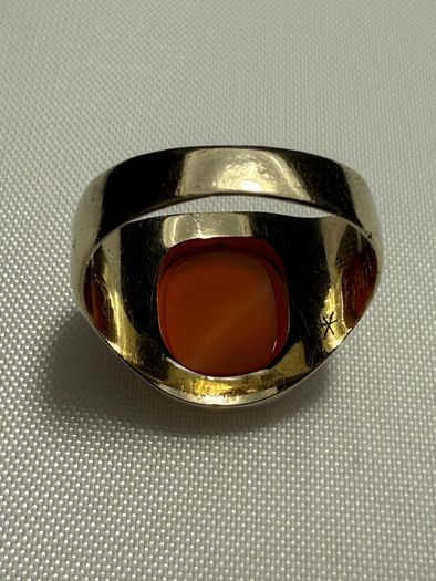 Vintage 8K Yellow Gold Signet Gents Ring Bezel set Carnelian