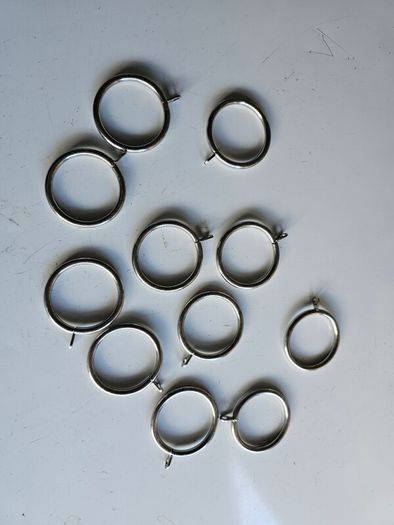 Curtain pole rings