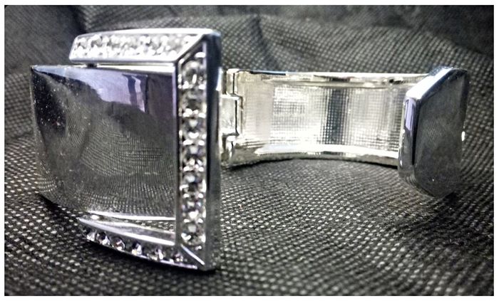 Ladies NEW Silver Chrome Hinged Belt Buckle Adjustable Bangle/ Bracelet By Park Lane
