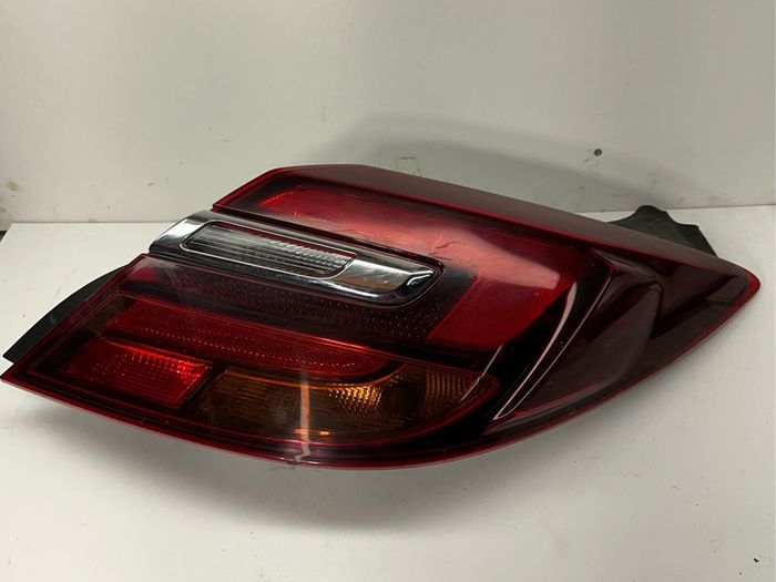 Gm Rear Tail Light For Opel Vauxhall Part Number 39024203 A2l4b27s