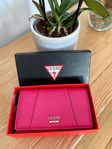 Guess wallet