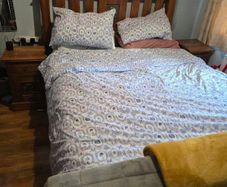 King Size Bed, Lockers and Chest of Drawers