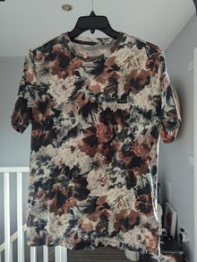 Guess tshirt