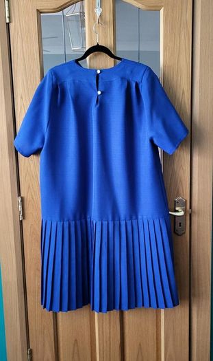 Royal blue dress suit, Size 20-22