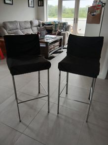2 Bar/Kitchen Stools