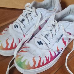Size 4 Heelys