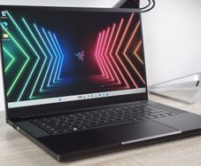 Razer Blade 15 Gaming Laptop | i7-11800H | RTX 3060 | 16GB | 512GB | 144Hz