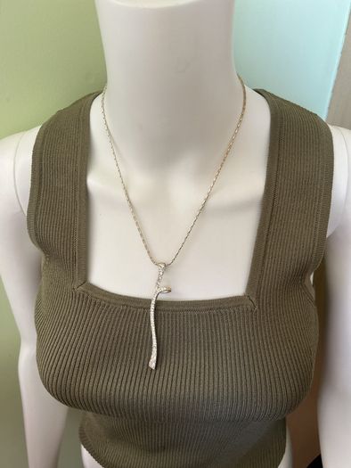 Silver tone pendant necklace