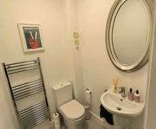 Bathroom suite