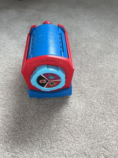 Marvel Spidey and his super-friends Spiderweb Truck with Spider-Man