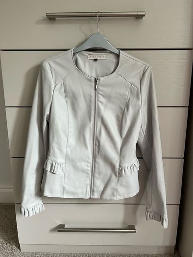 River Island, Oasis, Next, Savida, Miss Selfridges, Marc Angelo, Promod, Debenhams, Gelert, Carraig Donn, Dorothy Perkins Clothing