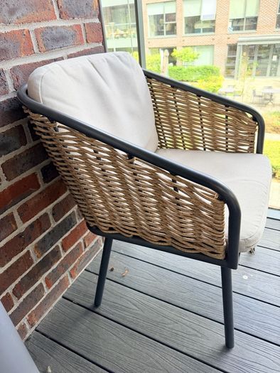 Table & chairs
