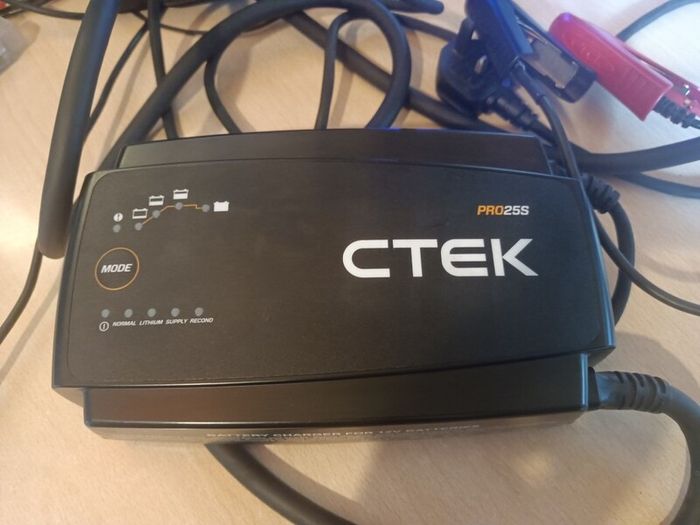 Ctek Pro25s