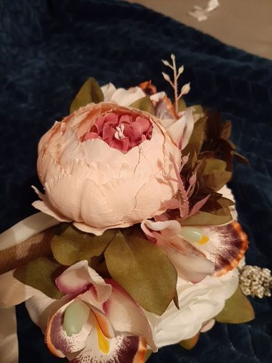 Maid of honour or bridesmaid bouquet