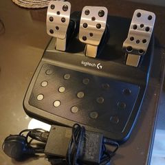 Logitech G920 Steering Wheel, Pedals and Gear Shift