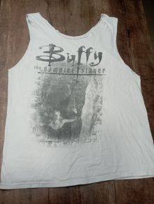 Cropped vintage buffy t shirt size medium