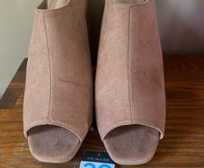 Brand new peep toe heeled sandals