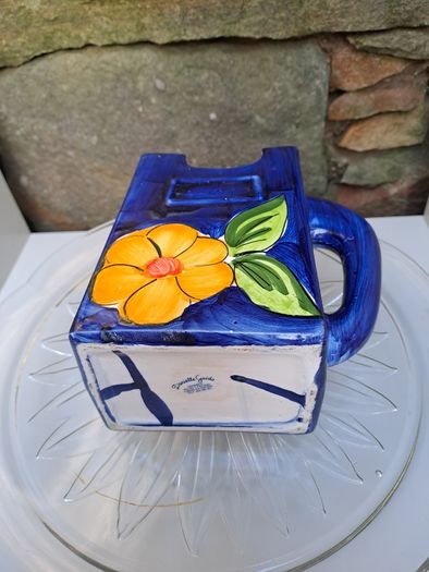 Danielle Guido Jug