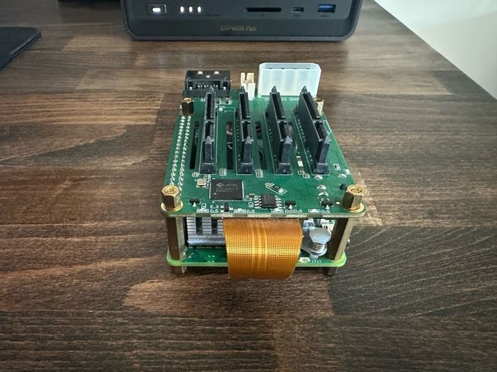 Raspberry Pi 5 8GB with Radxa Penta SATA HAT