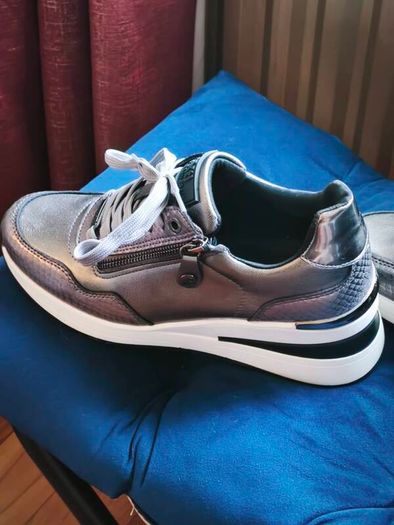 Xti shoes size 6